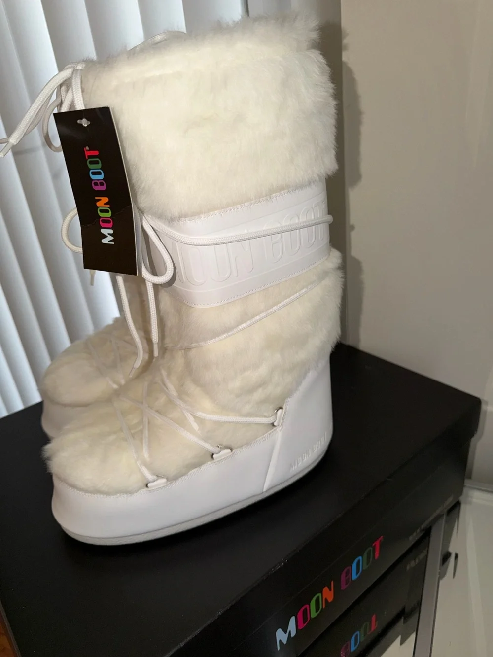 Moon Boot Icon Faux Fur Optical White NWT w/ Box Women’s US 10–11.5